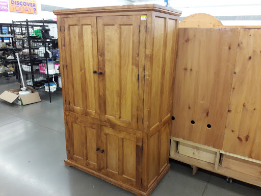 Thrift Store «99th & Camelback Goodwill Retail Store & Donation Center», reviews and photos, 10005 W Camelback Rd, Phoenix, AZ 85037, USA