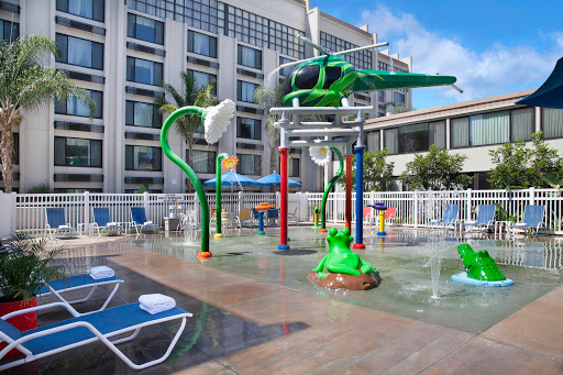 Holiday Inn & Suites Anaheim (1 BlkDisneyland), an IHG Hotel image