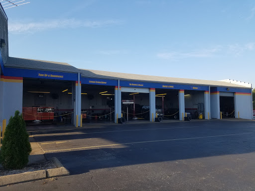 Auto Repair Shop «Tech-Tune Inc. Auto Service Center», reviews and photos, 1486 Campbell Ln, Bowling Green, KY 42104, USA