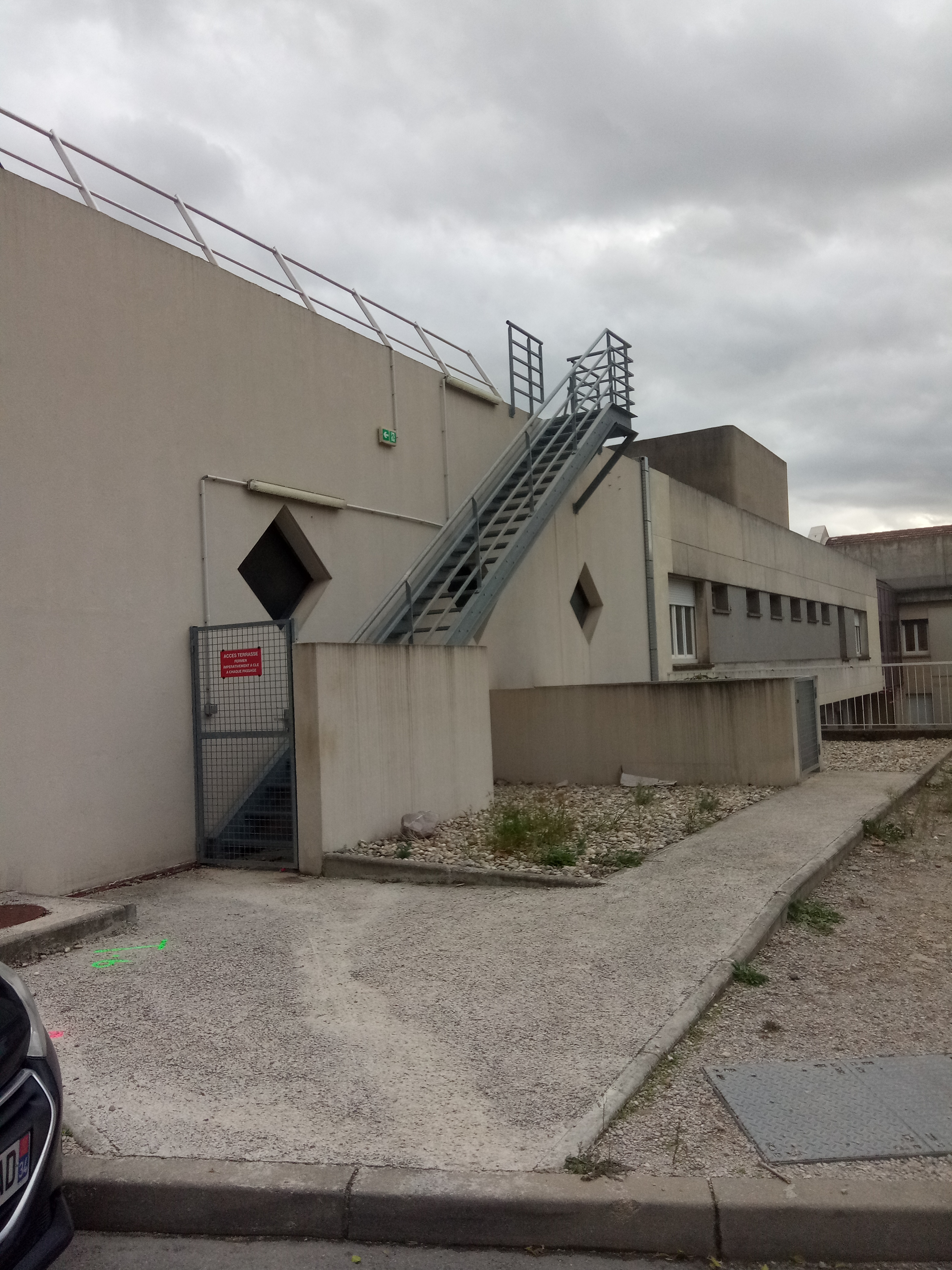 Photo n° 21 de l'avis de Estranged.l fait le 27/11/2019 à 20:09