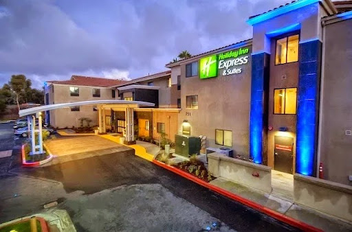 Holiday Inn Express & Suites Carlsbad Beach, an IHG Hotel