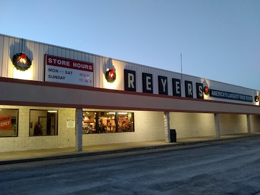 Reyers Shoe Store, 40 S Water Ave, Sharon, PA 16146, USA, 