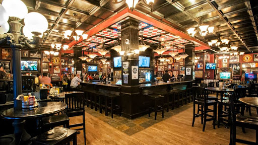 Bars with reserved areas for couples in Vancouver