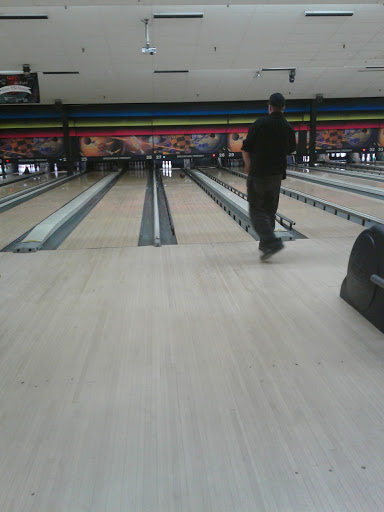 Bowling Alley «Freeway Lanes of Parma», reviews and photos, 12859 Brookpark Rd, Cleveland, OH 44130, USA