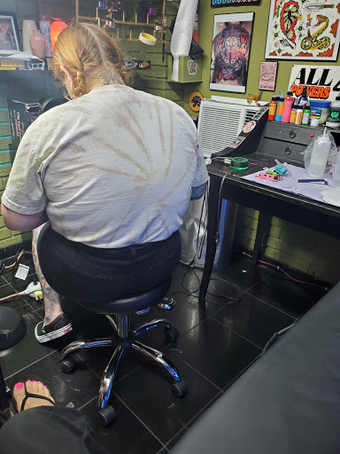 Tattoo Shop «713 Tattoo Parlour», reviews and photos, 1533 Westheimer Rd, Houston, TX 77006, USA