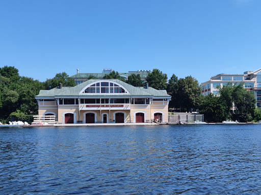 Charles River Canoe & Kayak : Allston Brighton