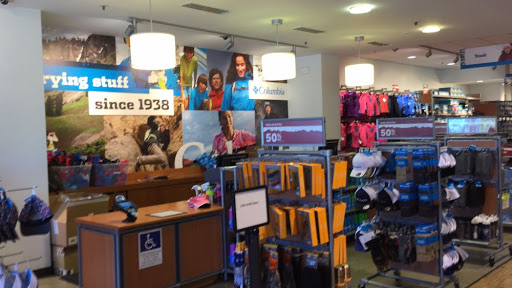 Clothing Store «Under Armour Factory House», reviews and photos, 321 Nut Tree Rd #232, Vacaville, CA 95687, USA