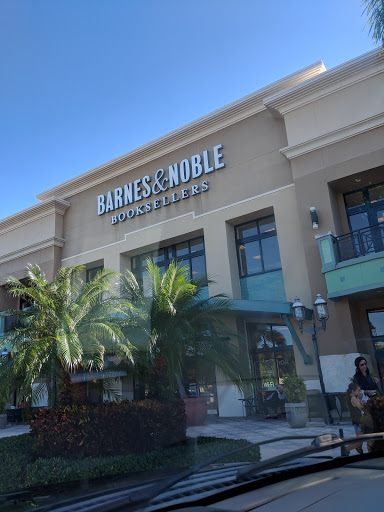 Book Store «Barnes & Noble Booksellers Boca Raton», reviews and photos, 1400 Glades Rd, Boca Raton, FL 33431, USA