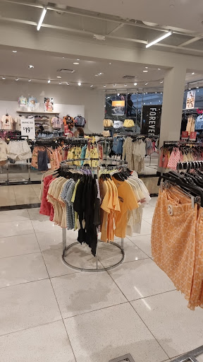 Clothing Store «Forever 21», reviews and photos, 5 Woodfield Mall, Schaumburg, IL 60173, USA
