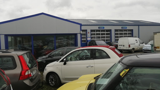 Photo 2 - GARAGE DU MENEZ HOM