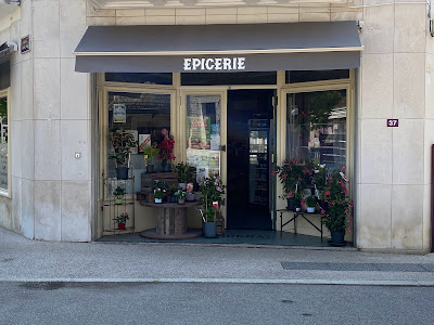 L' improbable Epicerie à Rouffignac-Saint-Cernin-de-Reilhac