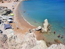 Foto de Praia de Erimoupolis e sua bela paisagem