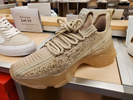 Shoe Store «DSW Designer Shoe Warehouse», reviews and photos, 16920 SW 72nd Ave, Tigard, OR 97224, USA