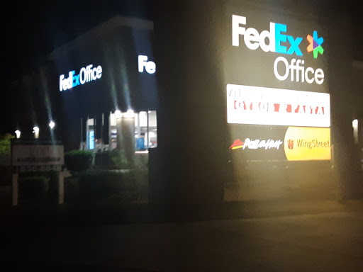 Print Shop «FedEx Office Print & Ship Center», reviews and photos, 20204 N 27th Ave, Phoenix, AZ 85027, USA