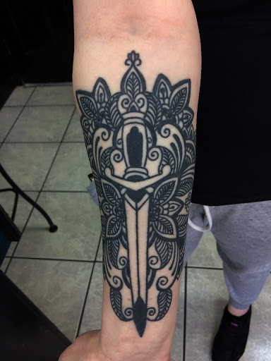 Tattoo Shop «Electric Voodoo Tattoo», reviews and photos, 34 Union Way # A, Vacaville, CA 95687, USA