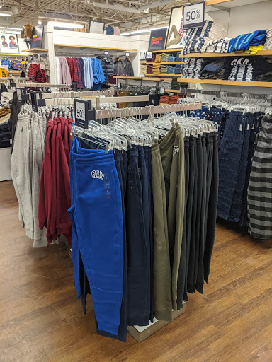 Clothing Store «Gap Outlet», reviews and photos, 250 N Plainfield Rd, West Lebanon, NH 03784, USA