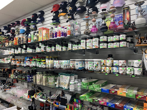 Convenience Store «Cypress Mini Mart/Smoke & Vape Shop», reviews and photos, 20925 Cypress Way, Lynnwood, WA 98036, USA