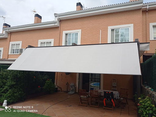 Toldos Arganda S L / PUERTAS JUVEL toldos en Arganda del Rey