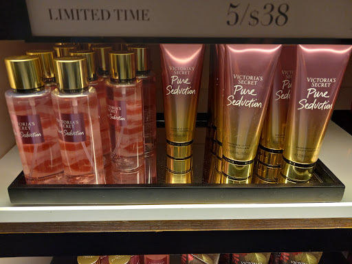 Grocery Store «Victoria Grocery», reviews and photos, 1416 W 49th St, Hialeah, FL 33012, USA