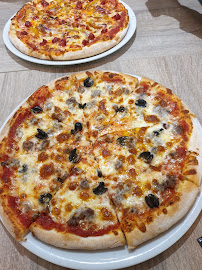 Pizza du Restaurant halal La Bûche à Lyon - n°12