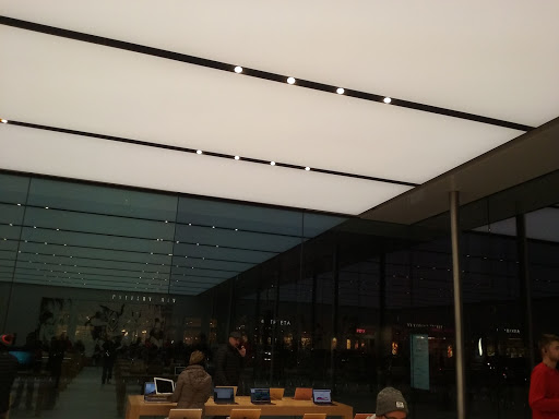 Computer Store «Apple MarketStreet», reviews and photos, 1220 Market St, Lynnfield, MA 01940, USA