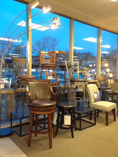 Furniture Store «Raymour & Flanigan Furniture and Mattress Store», reviews and photos, 1855 Central Park Ave, Yonkers, NY 10710, USA