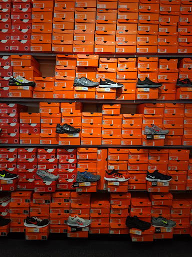 Shoe Store «Rack Room Shoes», reviews and photos, 18700 Limestone Commercial Dr, Pflugerville, TX 78660, USA