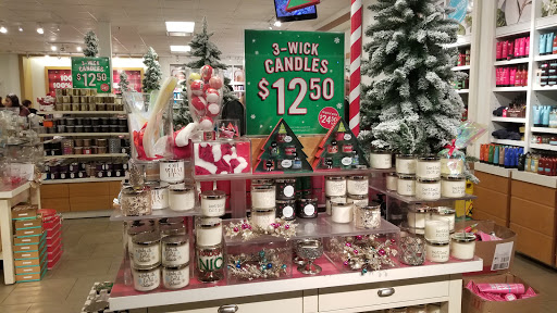 Beauty Supply Store «Bath & Body Works», reviews and photos, 2200 Tanger Blvd, Gonzales, LA 70737, USA