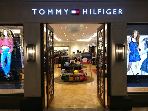 Tommy Hilfiger (Infiniti Mall) in Malad West,Mumbai - Best Perfume