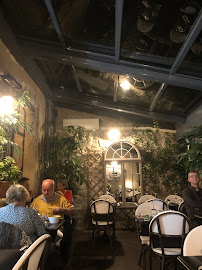 Atmosphère du Restaurant français L'Aile ou la Cuisse à Saint-Rémy-de-Provence - n°8
