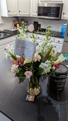 Florist «Blue Moon Florist & Gift Shop», reviews and photos, 1107 Horseshoe Pike, Downingtown, PA 19335, USA