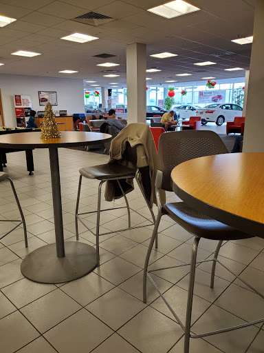 Car Dealer «BOMMARITO NISSAN WEST», reviews and photos, 14747 Manchester Rd, Ballwin, MO 63011, USA