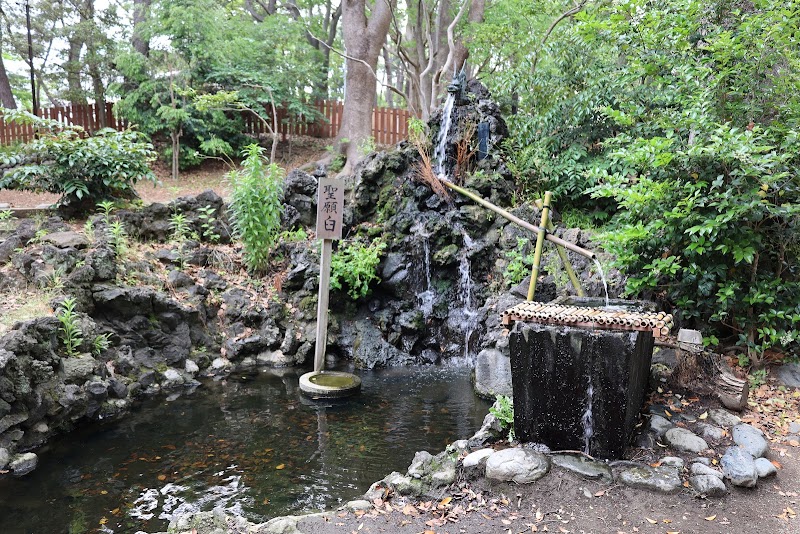 平塚八幡宮 聖願臼