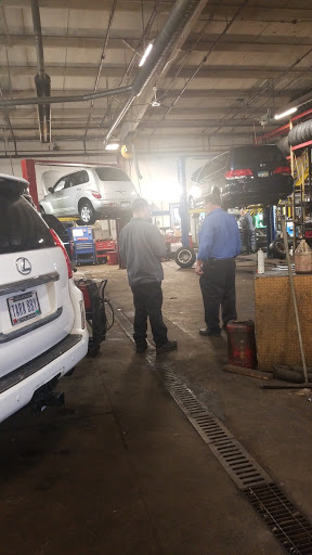 Tire Shop «Tireman Auto Service Centers», reviews and photos, 532 Illinois Ave, Maumee, OH 43537, USA