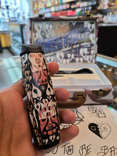 Vaporizer Store «Eastie Smoke Shop», reviews and photos, 76 Bennington St, East Boston, MA 02128, USA