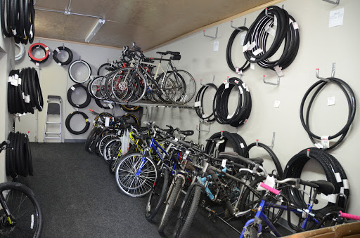 Bicycle Store «Madison & Davis Bicycle Shop», reviews and photos, 912 S 8th St, Quincy, IL 62301, USA