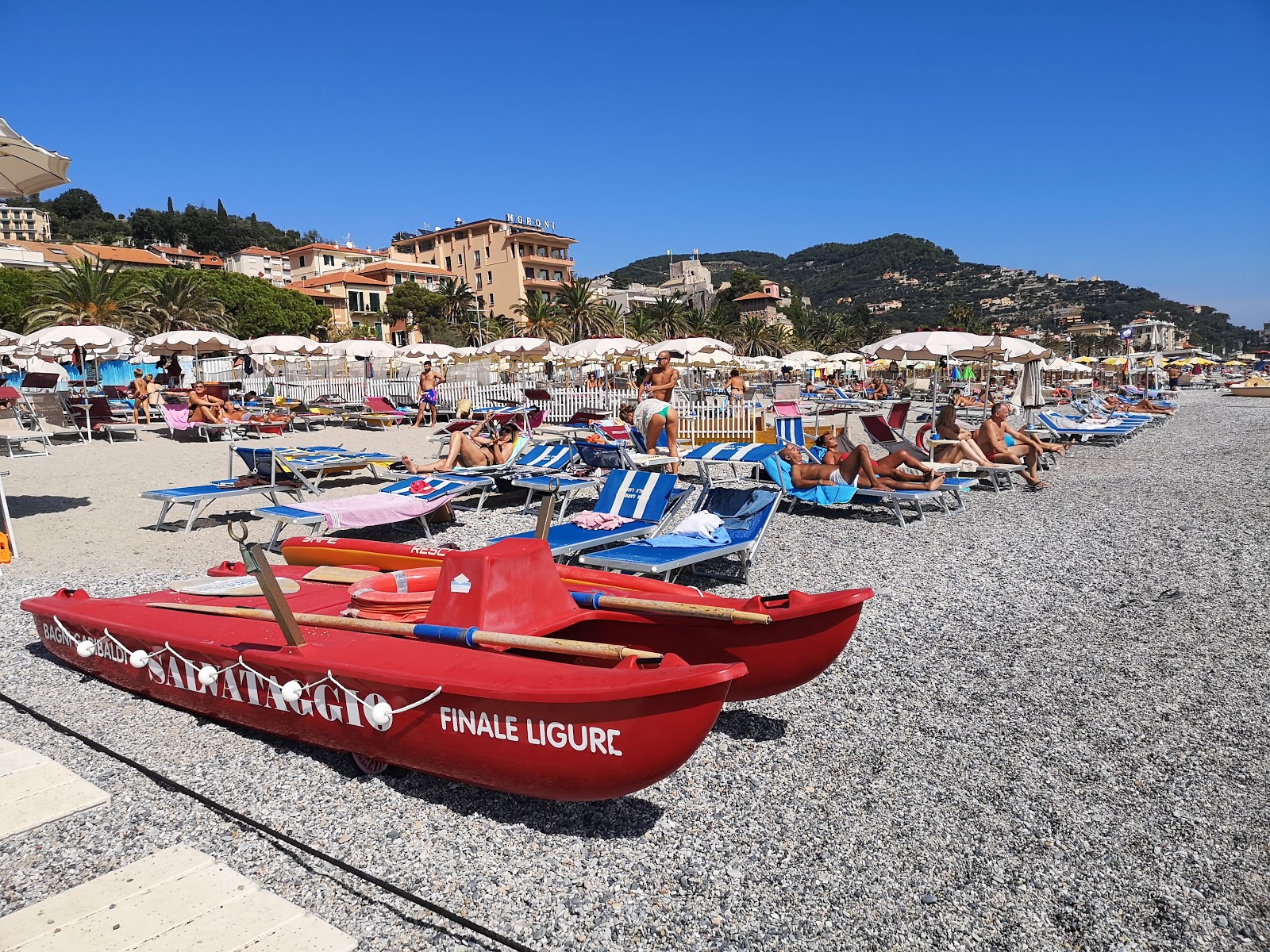 Fotografie cu Spiaggia libera Attrezzata cu nivelul de curățenie înalt
