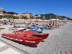 Photo de Spiaggia libera Attrezzata partiellement zone de villégiature