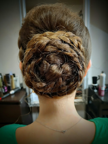 Godziny otwarcia Klinika Młodości. Salon fryzjersko -kosmetyczny