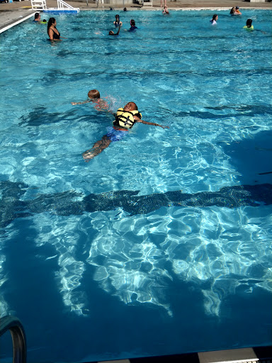 Park «Highland Park Aquatic Center», reviews and photos, 1840 Edgcumbe Rd, St Paul, MN 55116, USA