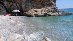 Foto di Prioni Beach con molto pulita livello di pulizia