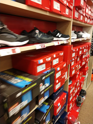 Shoe Store «Famous Footwear», reviews and photos, 2265 Walker Lake Rd, Mansfield, OH 44903, USA