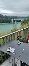 Photo n°42 de Restaurant Chalet du pont de la pyle & sur la plage Le Snack De la Mercantine. Lac de Vouglans JURA à La Tour-du-Meix ()