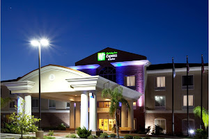 Holiday Inn Express & Suites Spring Hill, an IHG Hotel