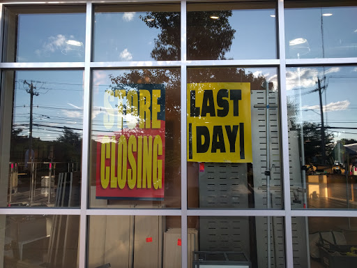 Outdoor Sports Store «Eastern Mountain Sports», reviews and photos, 300 Needham St #1, Newton, MA 02464, USA