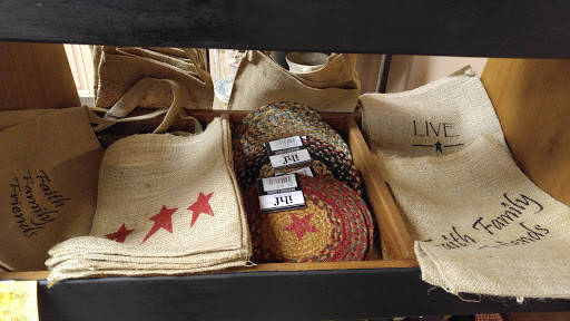 Grocery Store «Troutt Old Time General Store And Market», reviews and photos, 433 N 4th St, Paducah, KY 42001, USA