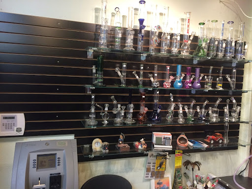 Tobacco Shop «ZIK SEATTLE SMOKE SHOP», reviews and photos, 419 Cedar St, Seattle, WA 98121, USA