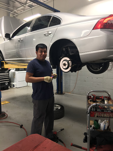 Car Dealer «Cherry Hill Volvo Cars», reviews and photos, 1810 Marlton Pike W, Cherry Hill, NJ 08002, USA