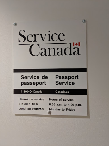 Passport agent Québec