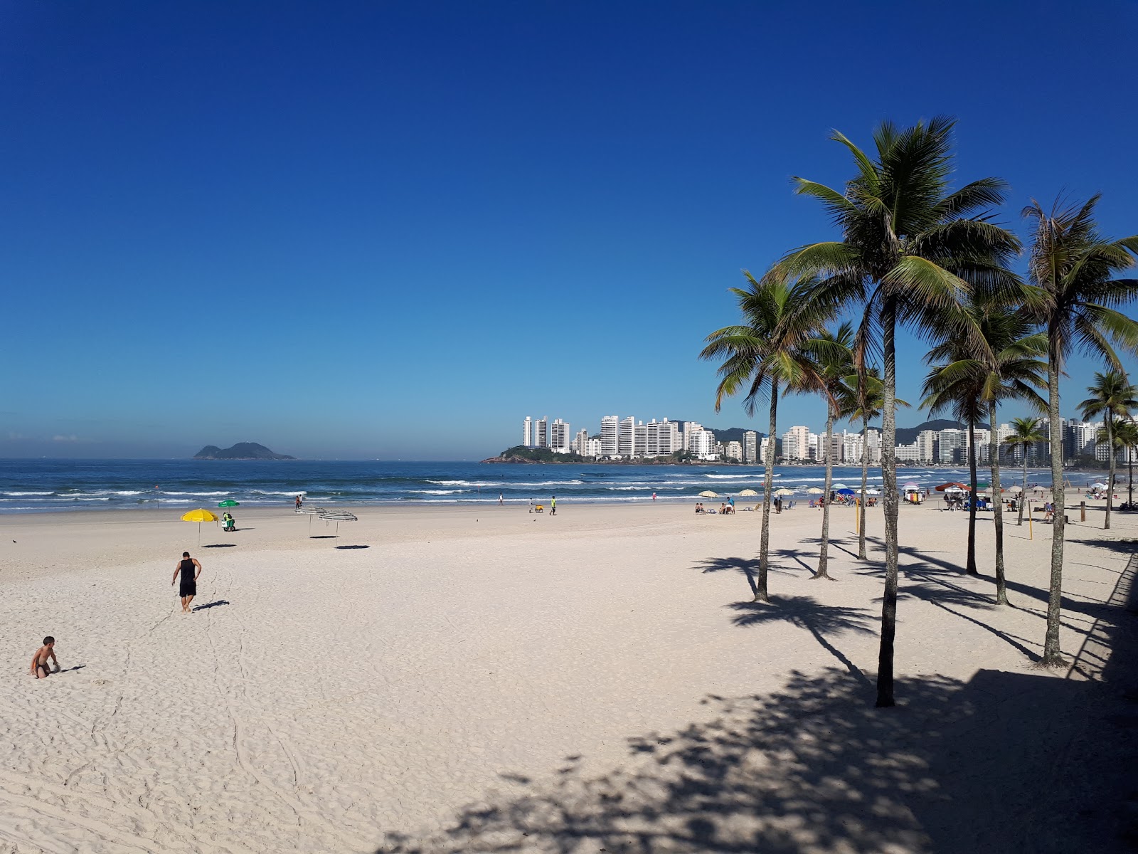 Foto av Pereque Beach med hög nivå av renlighet